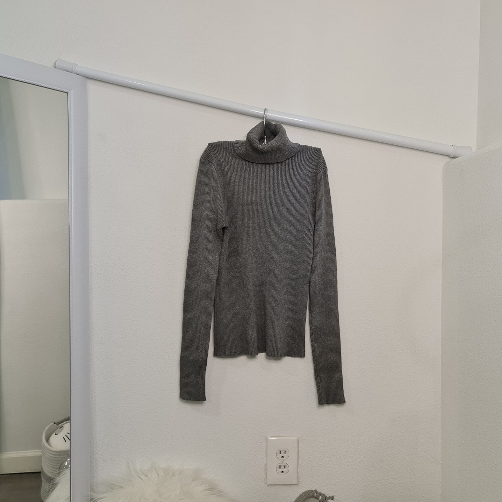 Gray turtleneck